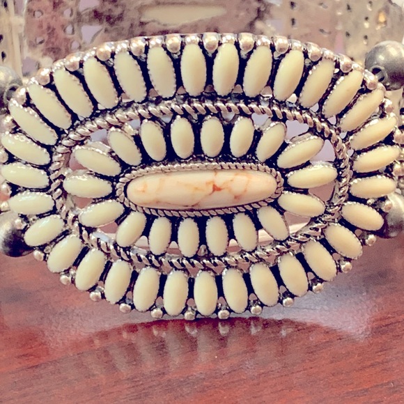 Western Style Natural Stone Needlepoint Stretch Bracelet NWT - Picture 3 of 4